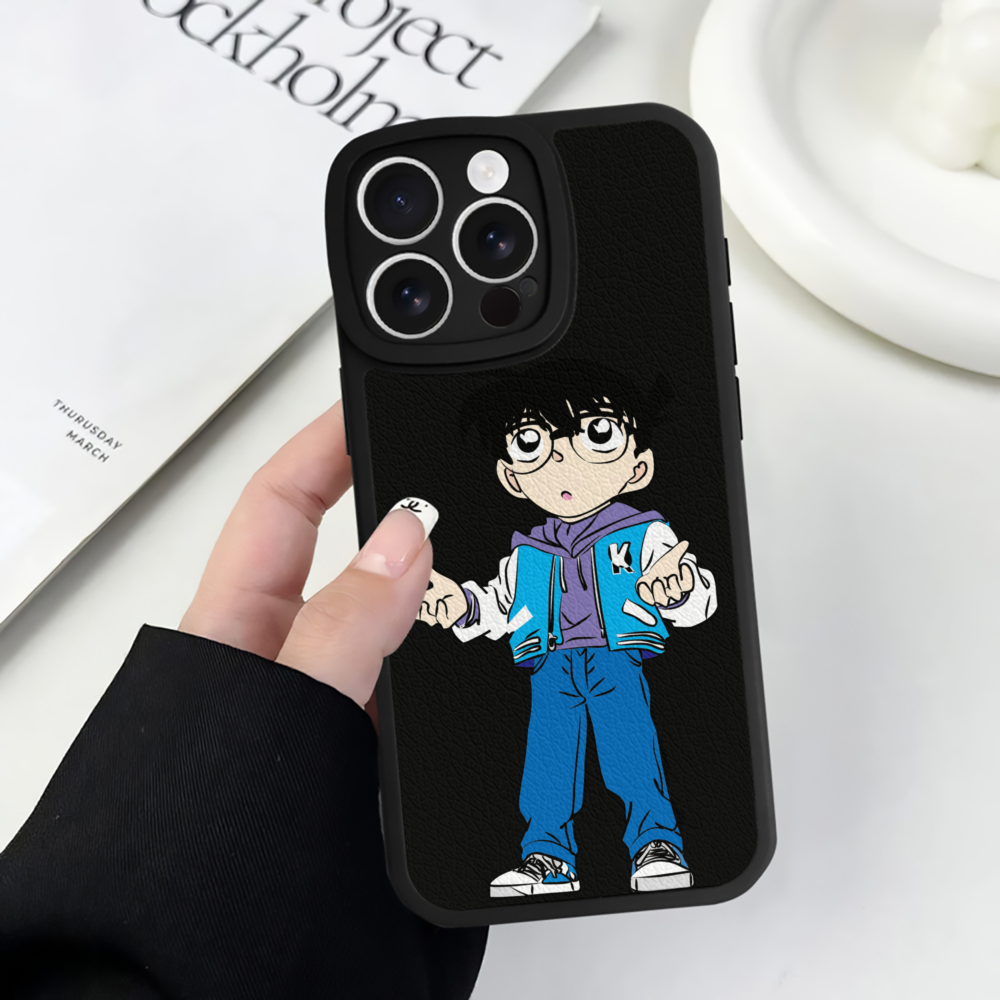 （画像用） 名探偵コナン 江戸川 コナン Detective Conan Conan Edogawa 【iPhone 16シリーズ対応】シリコンスマホケース（レザー調） 材質：シリコン
